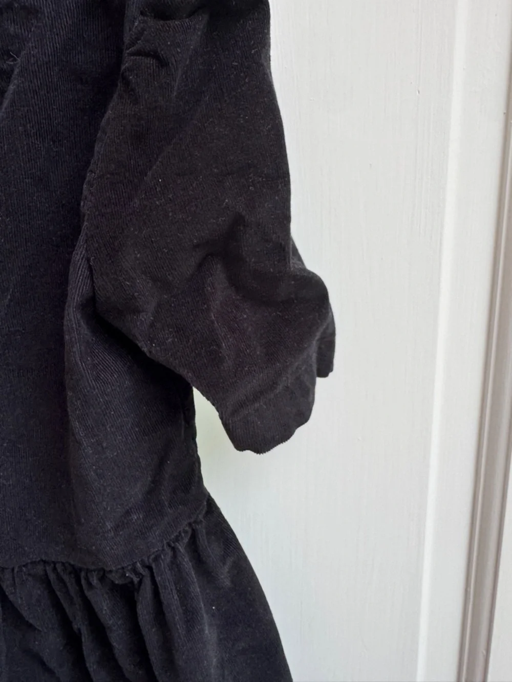 Baby GAP Girls Small (5)  Black Velvet Puff-Sleeve Girls 3/4 Sleeve Dress